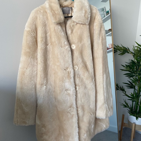 Fur coat - Picture 1 of 2